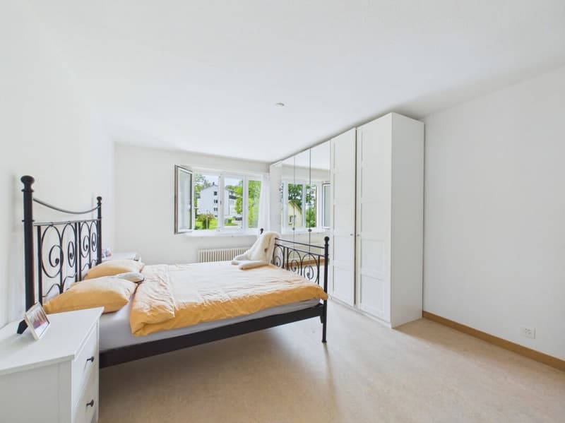 Helle 4.5 Zimmer Wohnung an ruhiger Lage im 1.OG (2)