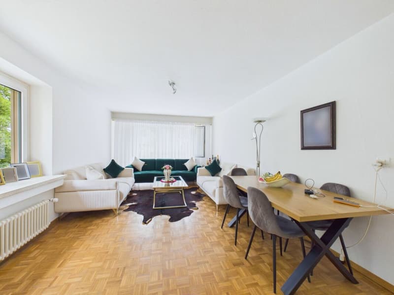 Helle 4.5 Zimmer Wohnung an ruhiger Lage im 1.OG (1)