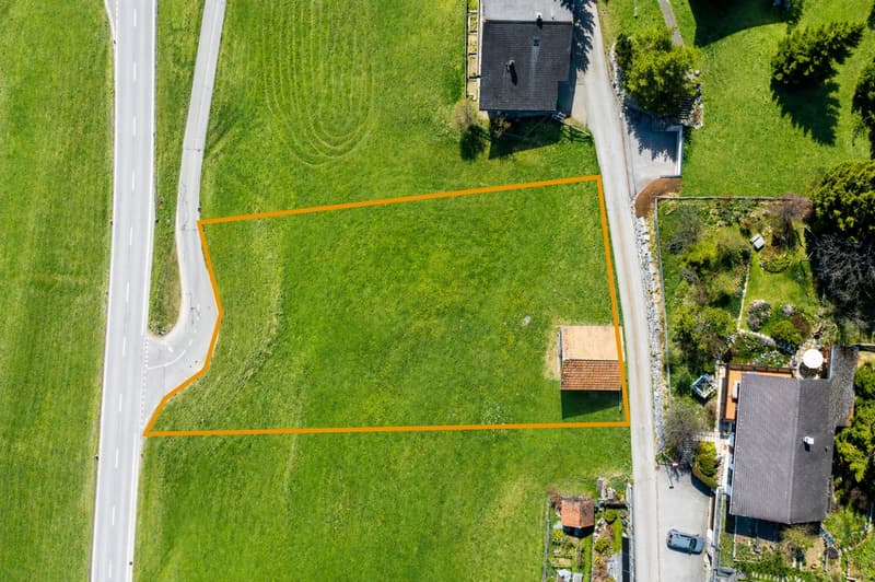 Sunny building land plot with unobstructable view (5)