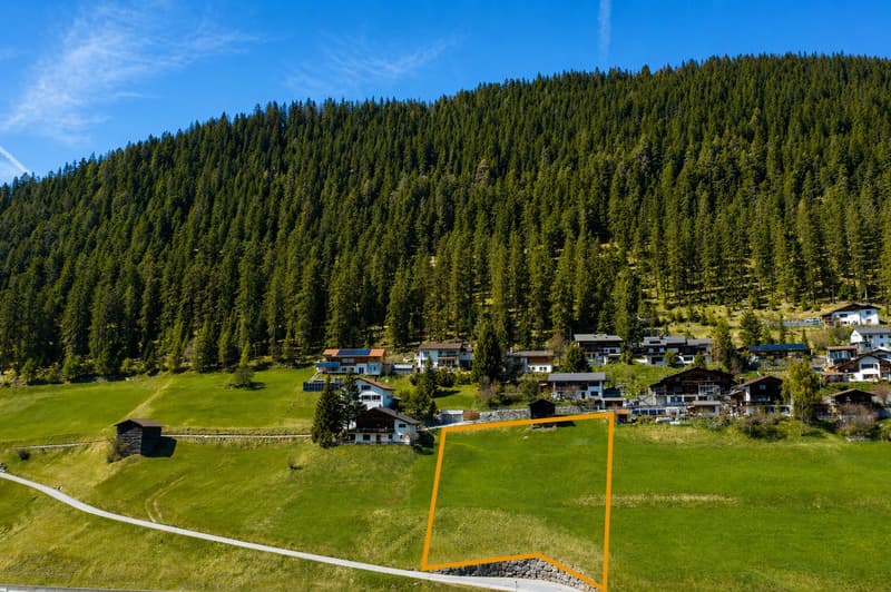 Sunny building land plot with unobstructable view (2)
