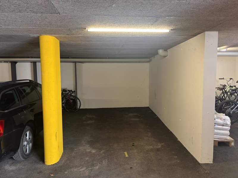 Parking space in the underground garage for rent (2)