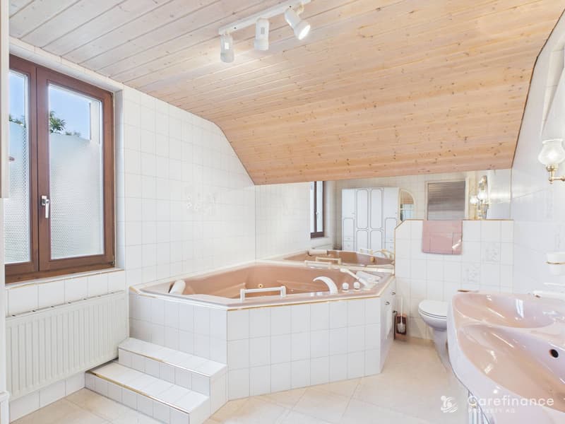 Charming 8-room two-family house with garden paradise and diverse usage possibilities (7)