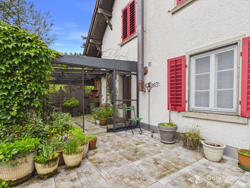 Charming 8-room two-family house with garden paradise and diverse usage possibilities (2)