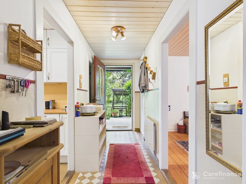 Charming 8-room two-family house with garden paradise and diverse usage possibilities (14)