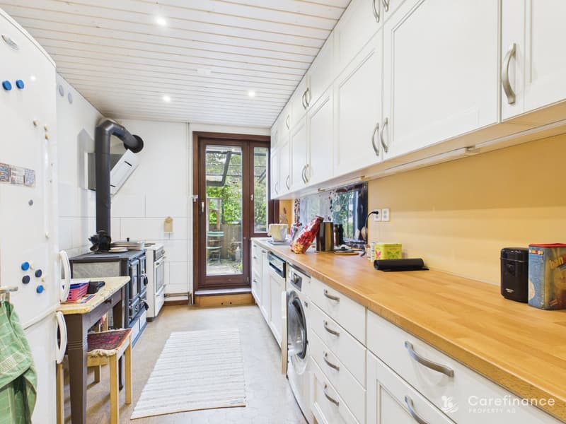 Charming 8-room two-family house with garden paradise and diverse usage possibilities (13)