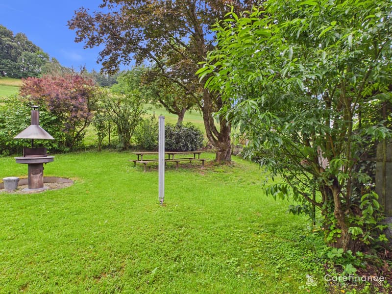 Charming 8-room two-family house with garden paradise and diverse usage possibilities (17)