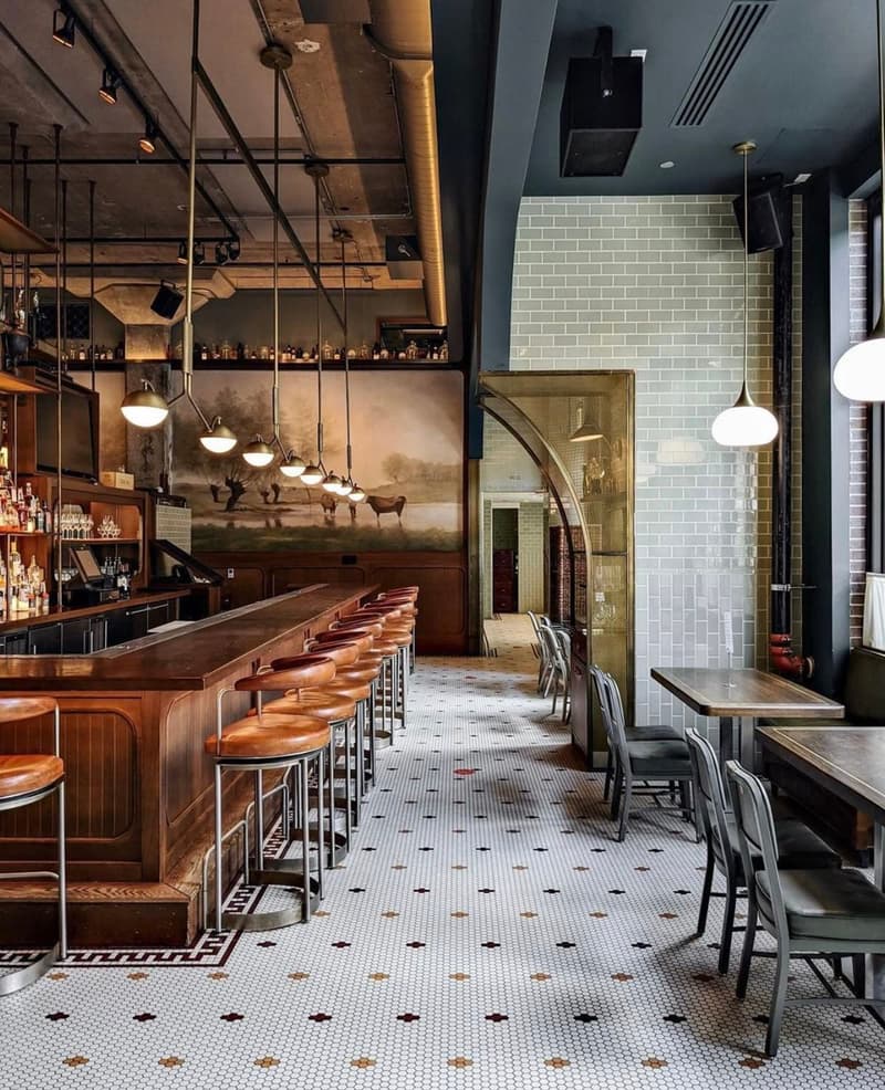 MAGNIFICENT HISTORIC RESTAURANT TO TAKE OVER, RARE OPPORTUNITY IN THE HEART OF THE CITY (1)