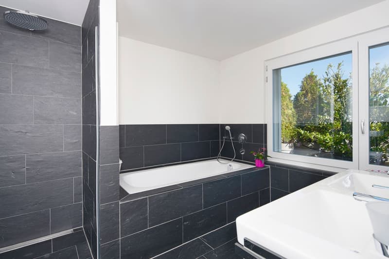 °°Beautiful Attic Apartment in Exclusive Location! °° (7)
