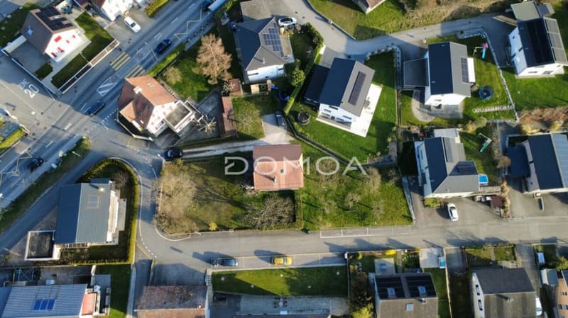 House to renovate with great potential! (7)