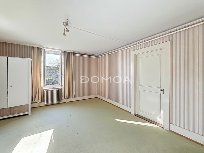 House to renovate with great potential! (4)