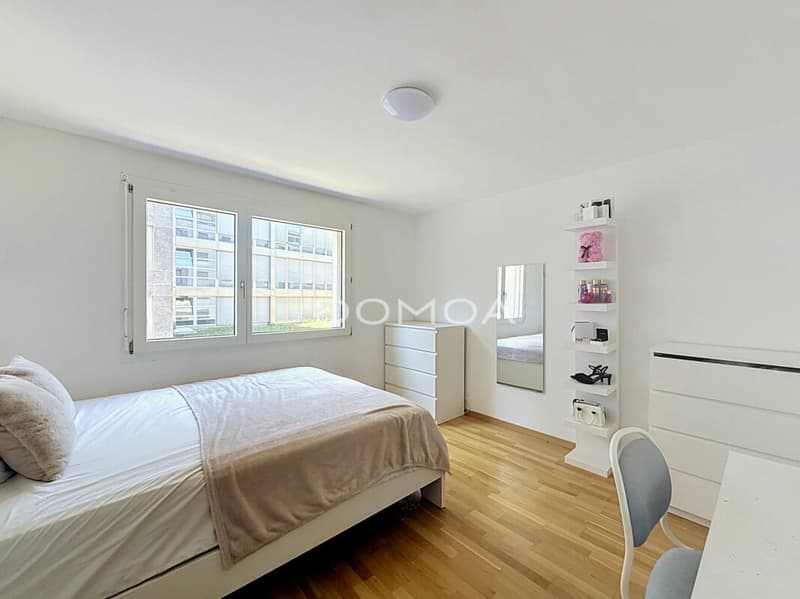 Spacious 4.5 rooms of 122 m² in the city center (6)