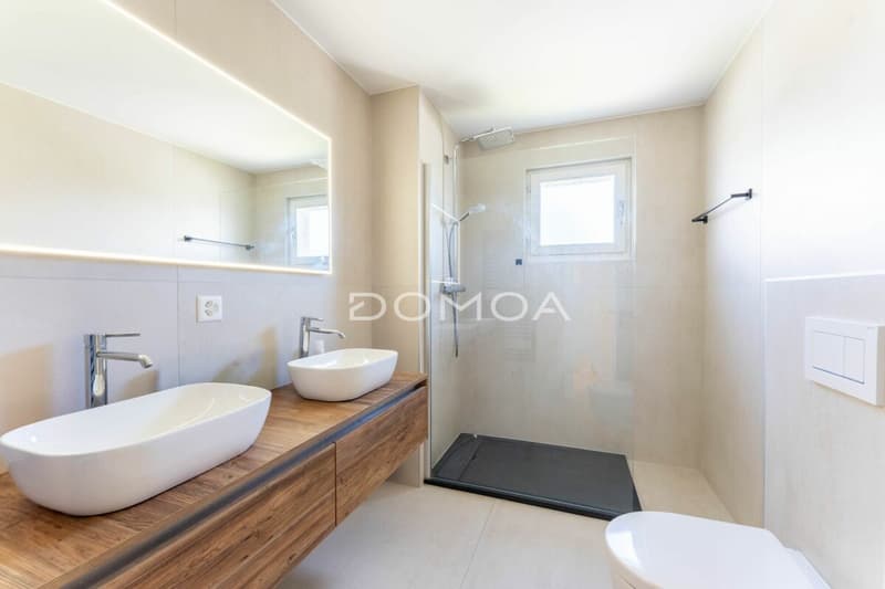 Mansarda 4,5 locali ristrutturata con grande terrazza - Luminosità, fascino e comfort! (9)