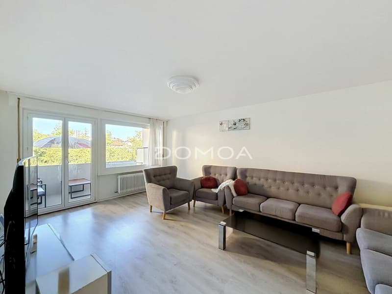 Bel appartement avec balcon de 3,5 pièces au 1er étage (2)