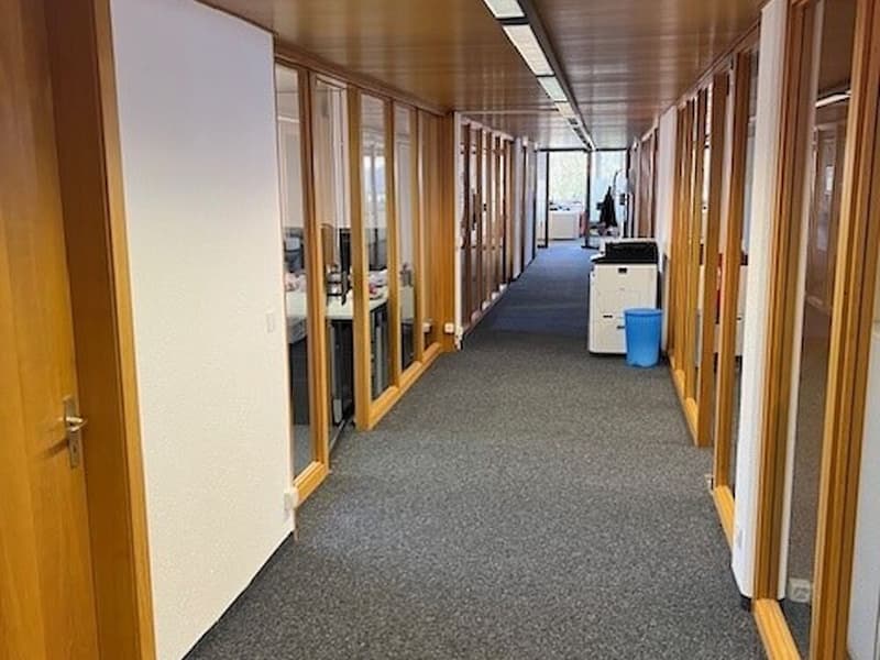 458 m² grosses Büro (in zwei oder mehr Einheiten unterteilbar) nahe des Zentrums von Fribourg (11)