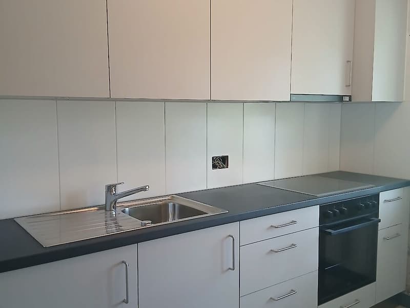 Geräumige 4.5-Zimmerwohnung im 3. Stock (4)