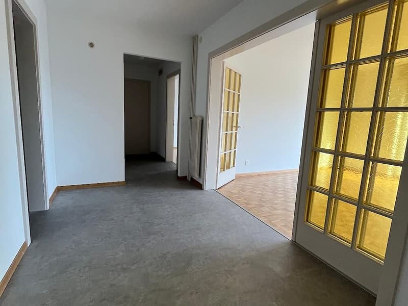 Geräumige 4.5-Zimmerwohnung im 3. Stock (3)