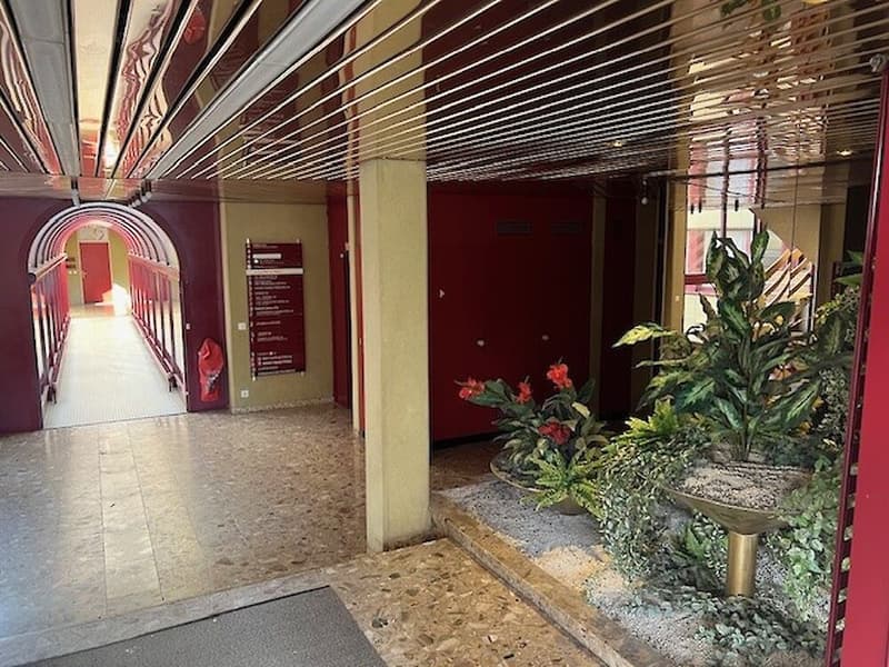 458 m² grosses Büro (in zwei oder mehr Einheiten unterteilbar) nahe des Zentrums von Fribourg (5)