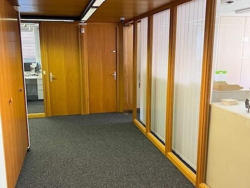 458 m² grosses Büro (in zwei oder mehr Einheiten unterteilbar) nahe des Zentrums von Fribourg (9)