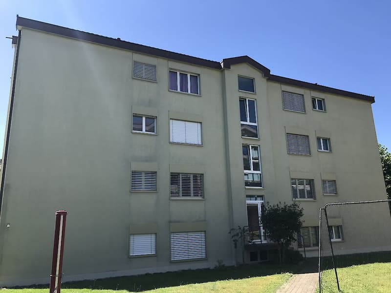 Grosszügige 2.5-Zimmerwohnung in Wünnewil (2)