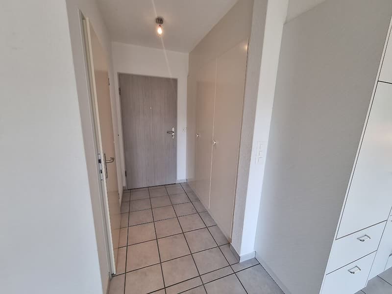 Grosszügige 2.5-Zimmerwohnung in Wünnewil (6)