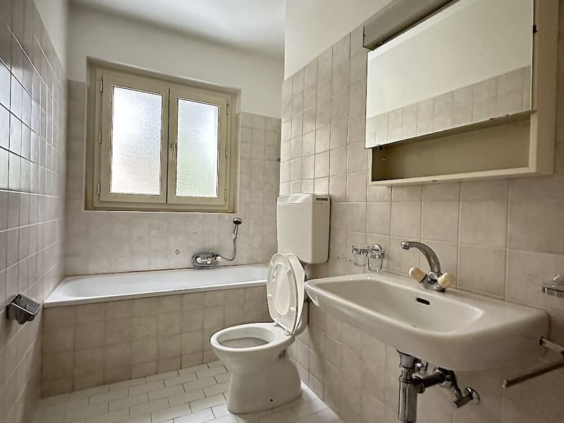 Renovierte 2.5-Zimmerwohnung im Beaumont-Quartier (7)