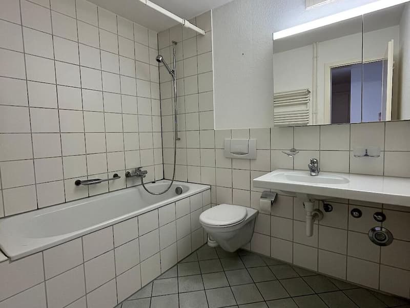Charmante 3.5-Zimmer-Wohnung im Herzen von Stettlen (10)