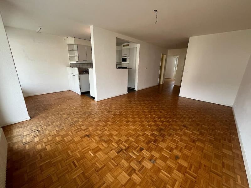 Charmante 3.5-Zimmer-Wohnung im Herzen von Stettlen (4)