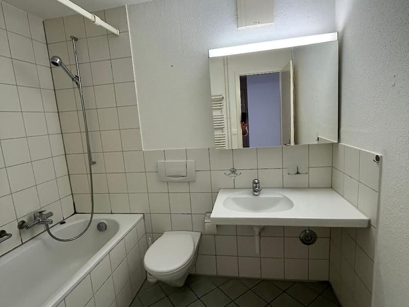 Charmante 3.5-Zimmer-Wohnung im Herzen von Stettlen (11)
