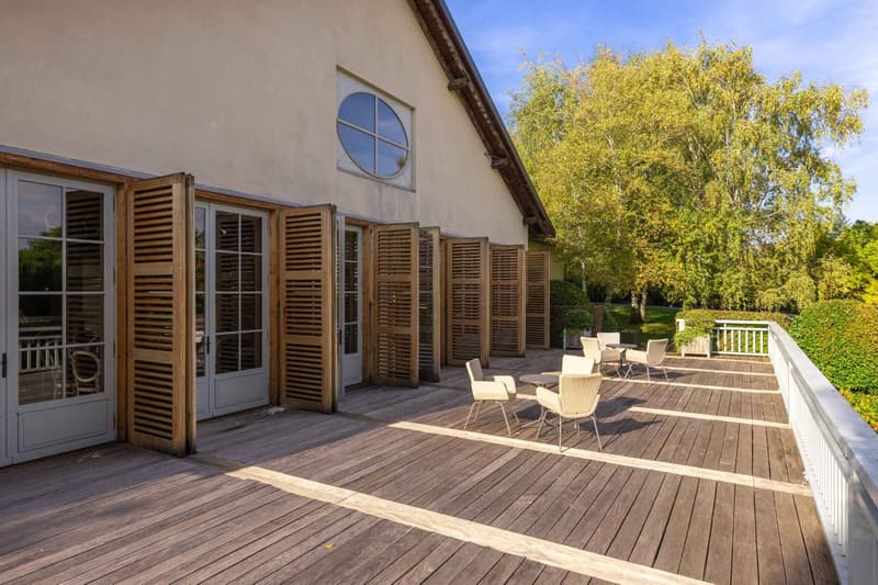 Bâtiment de réception avec cuisine professionnelle (5)