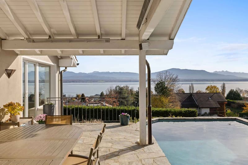 Detached villa with panoramic views of the lake and the Alps (3)