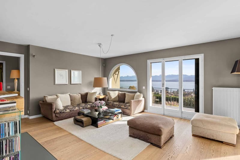 Detached villa with panoramic views of the lake and the Alps (4)