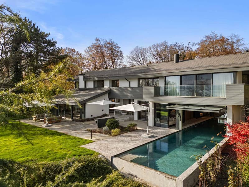 Exceptional property with waterfront location (3)