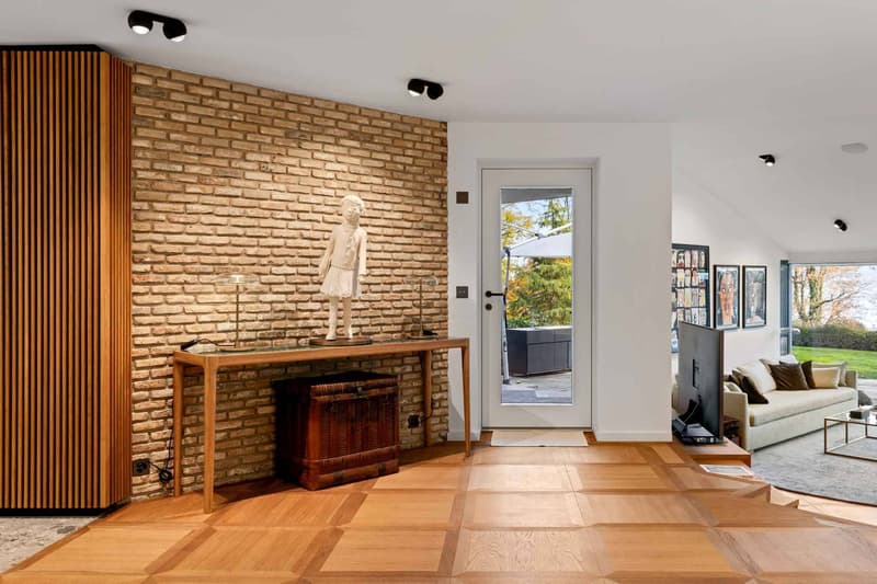 Exceptional property with waterfront location (5)