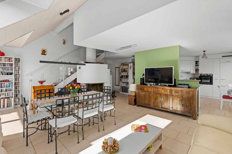 Beautiful family-friendly and bright apartment in the center of Gland with 4 bedrooms (3)