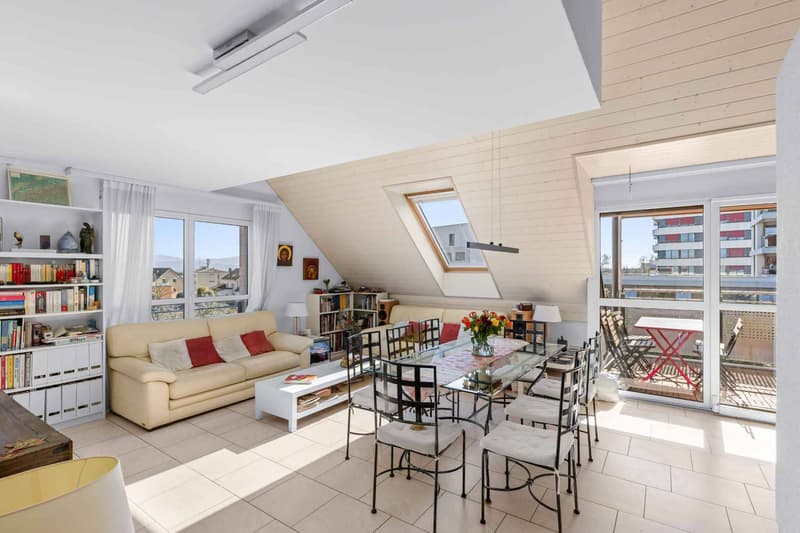 Beautiful family-friendly and bright apartment in the center of Gland with 4 bedrooms (5)