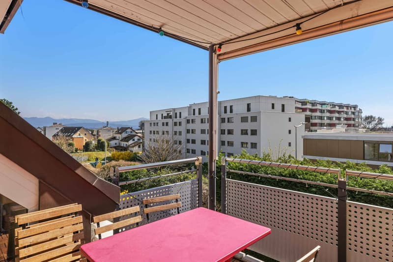 Beautiful family-friendly and bright apartment in the center of Gland with 4 bedrooms (7)