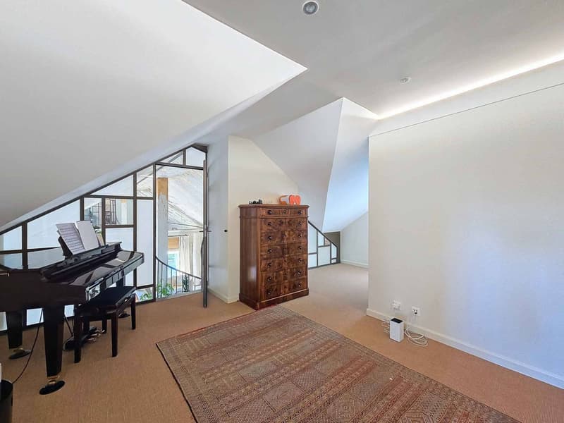 Elegant house with private garden in the heart of Terre-Sainte (7)
