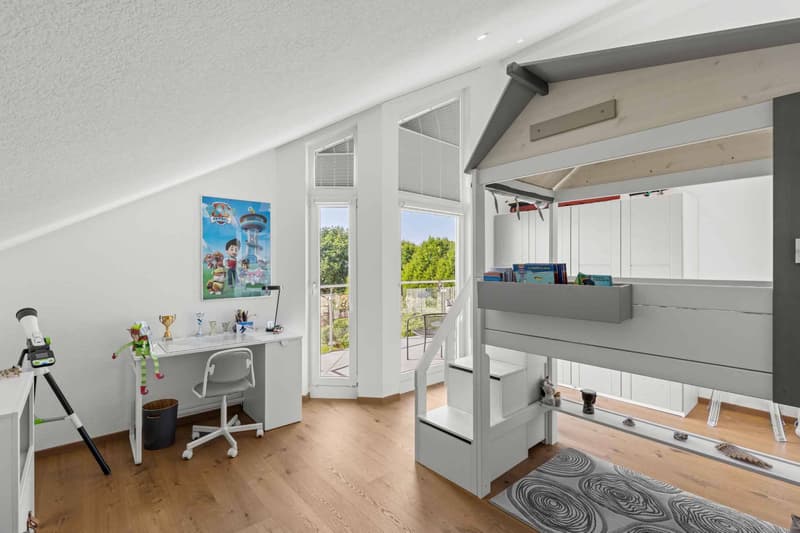 Modern villa with pool and view of the lake, the Alps and the Jura (12)