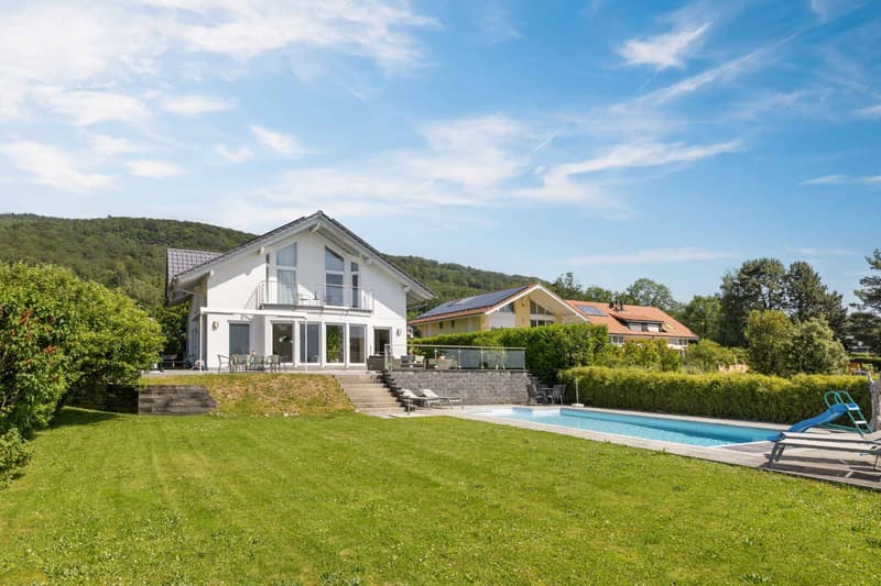 Modern Villa with Pool and View of the Lake, the Alps and the Jura (3)