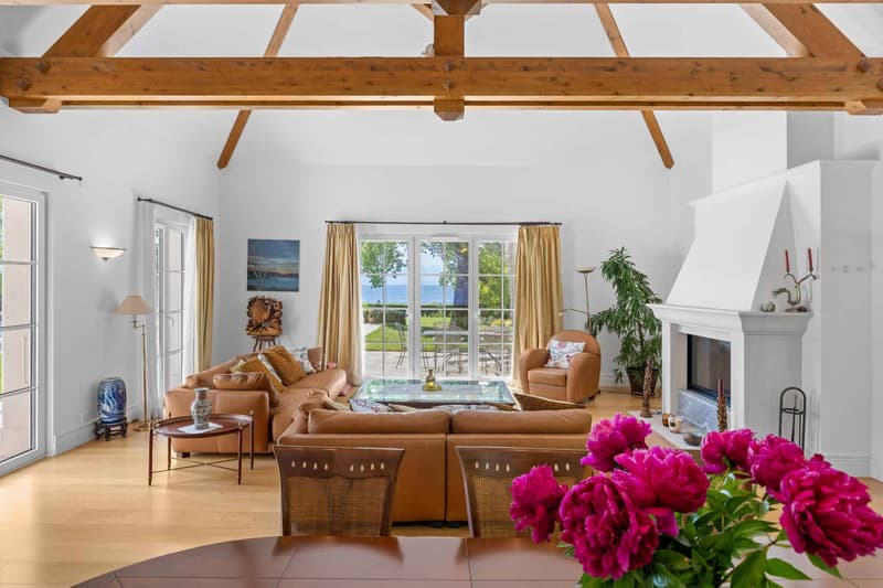Exceptional estate on the first line of the lake (10)