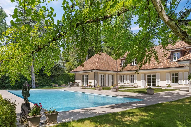 Exceptional estate on the first line of the lake (4)