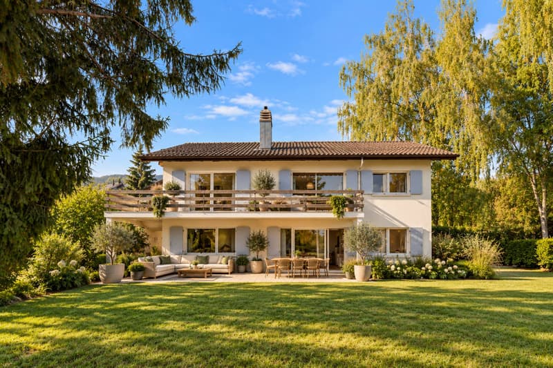 Villa à réinventer face au lac et aux montagnes (2)