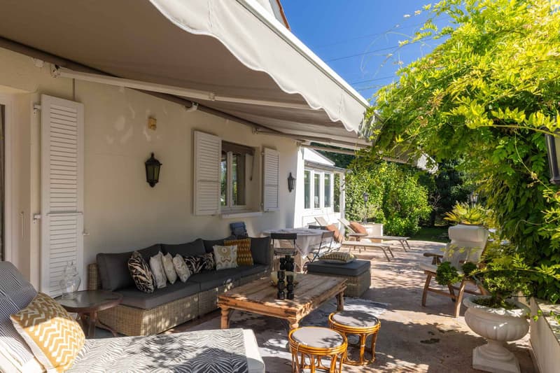 Villa individuelle de charme avec piscine et beaux volumes (10)