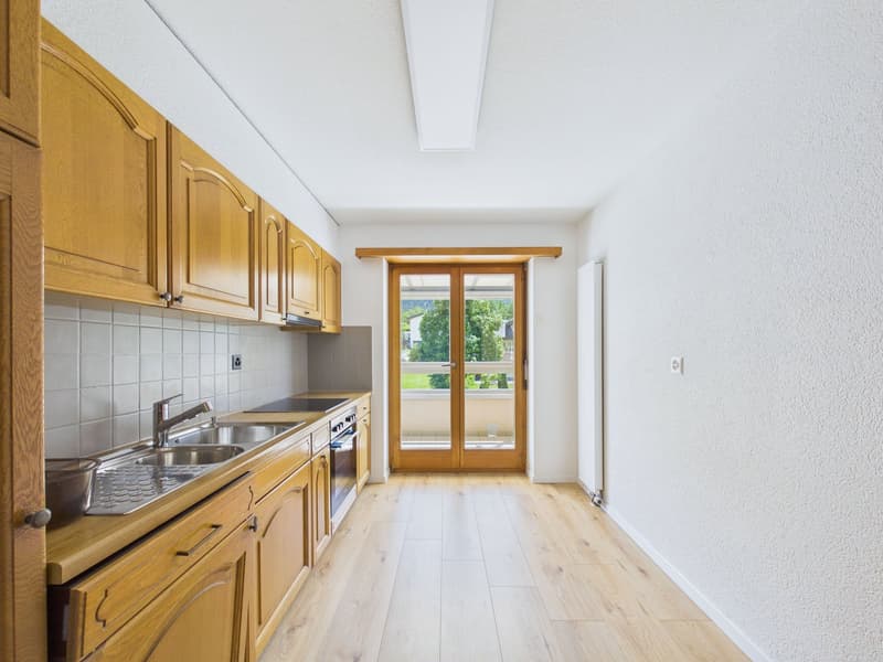 Living with a view - Spacious 6-room duplex attic apartment in Susten (3)