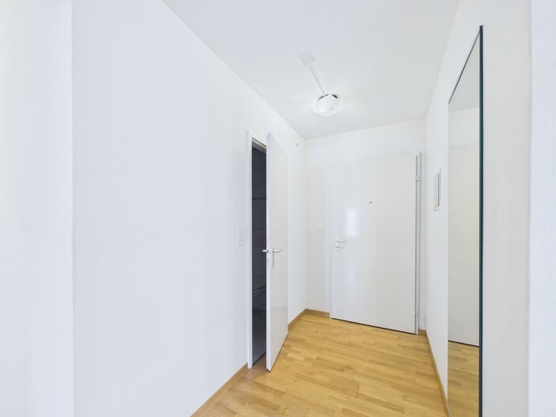 Bright and spacious 4.5-room apartment with balcony in the heart of Visp (9)