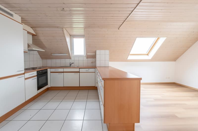 Appartement mansardé de 5 pièces confortable avec plan pratique (2)