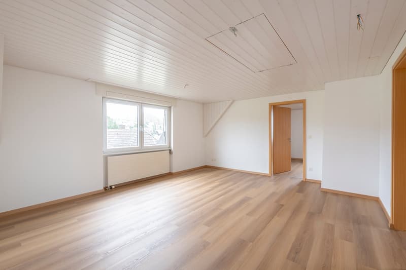 Appartement mansardé de 5 pièces confortable avec plan pratique (6)