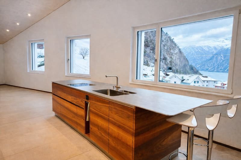 Exclusive location with mountain and lake view in Sisikon (4)