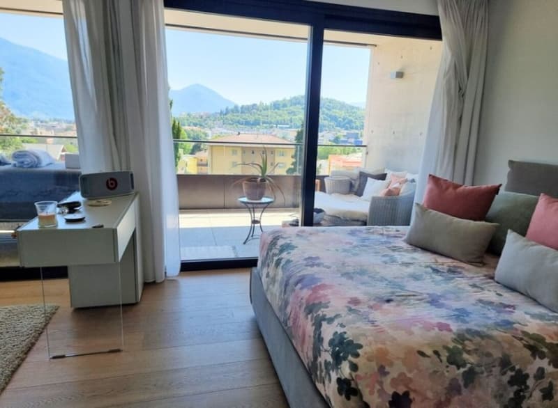 Attico di charme si 4.5 locali, terrazze panoramiche, comfort e stile (6)