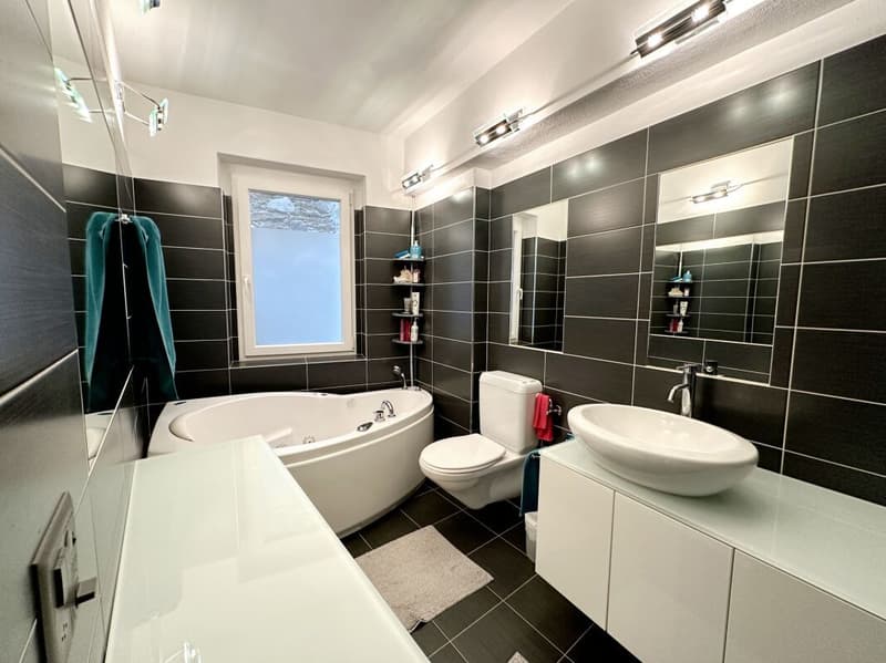 Casa bifamiliare attigua con 5.5 locali complessivi o 2 unità abitative da 3.5 locali l’una (3)